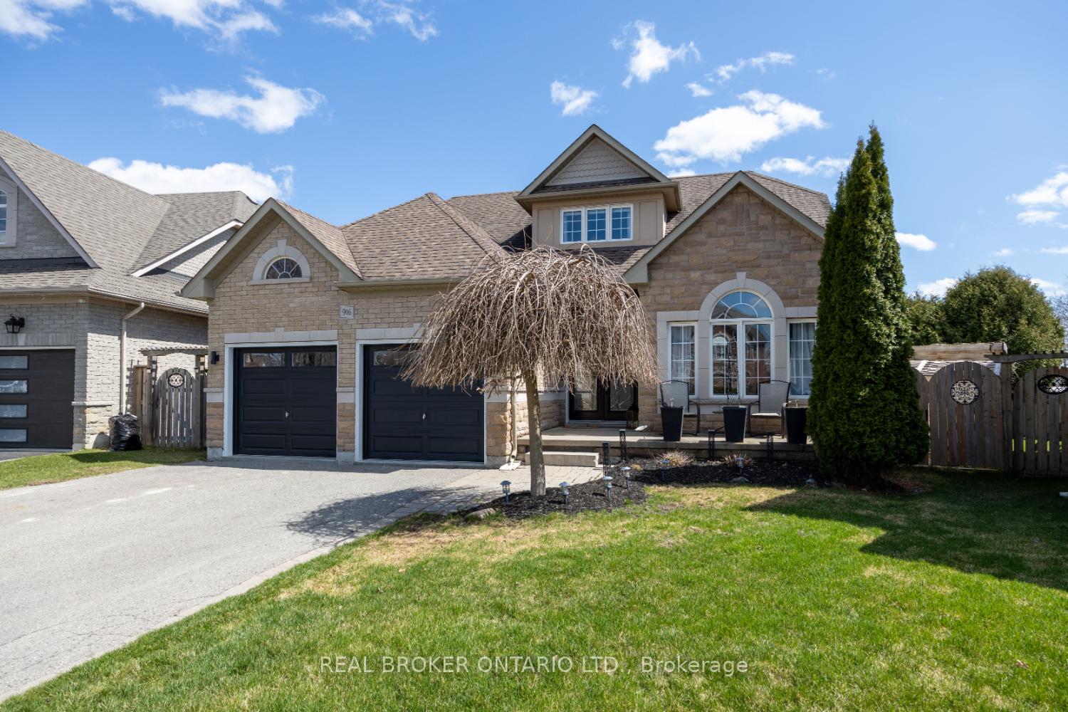 916 Barbados Street, Oshawa, ON L1J 0A5