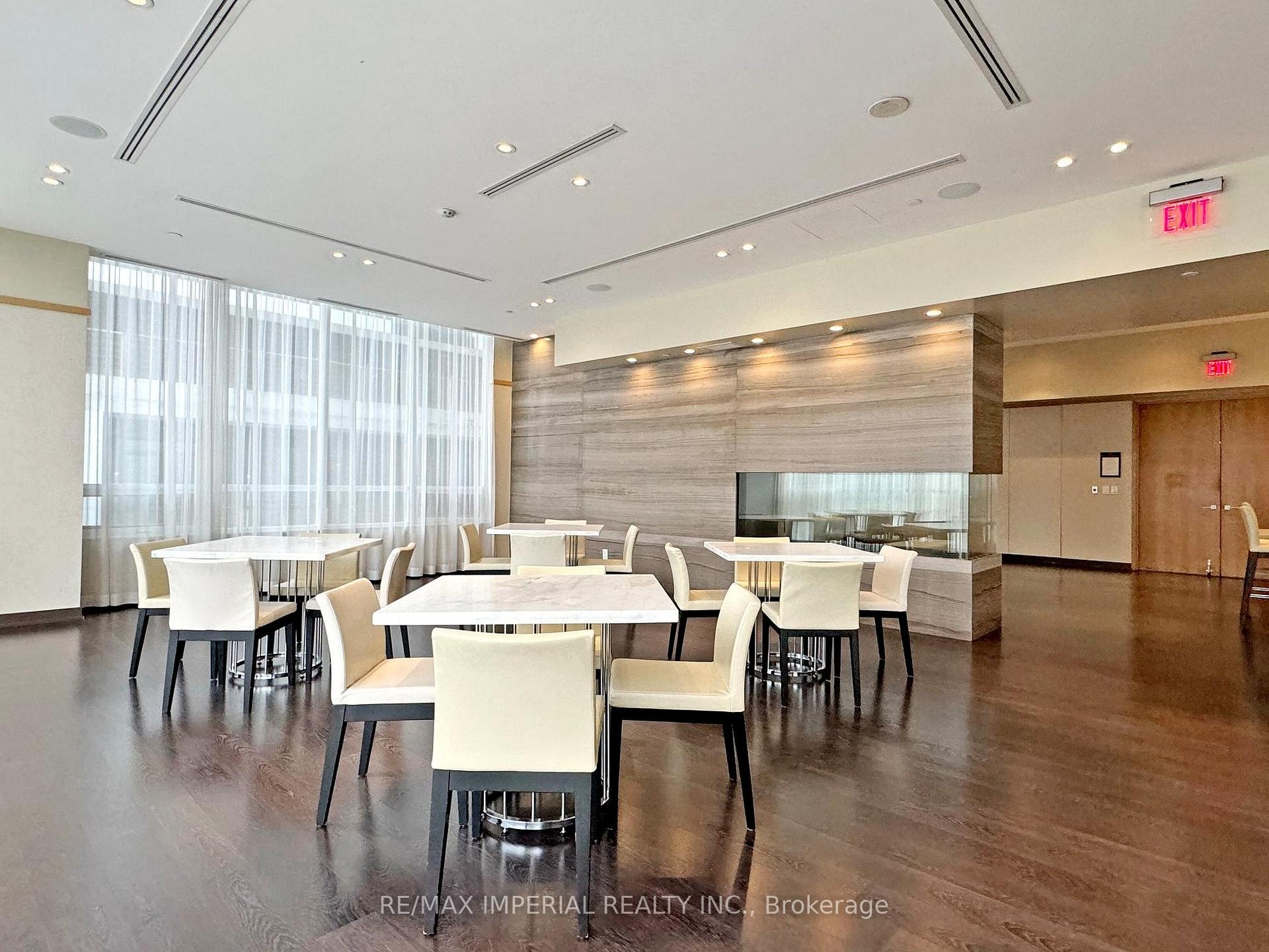 2 Bedrooms Condo at 25 Broadway, Toronto For sale