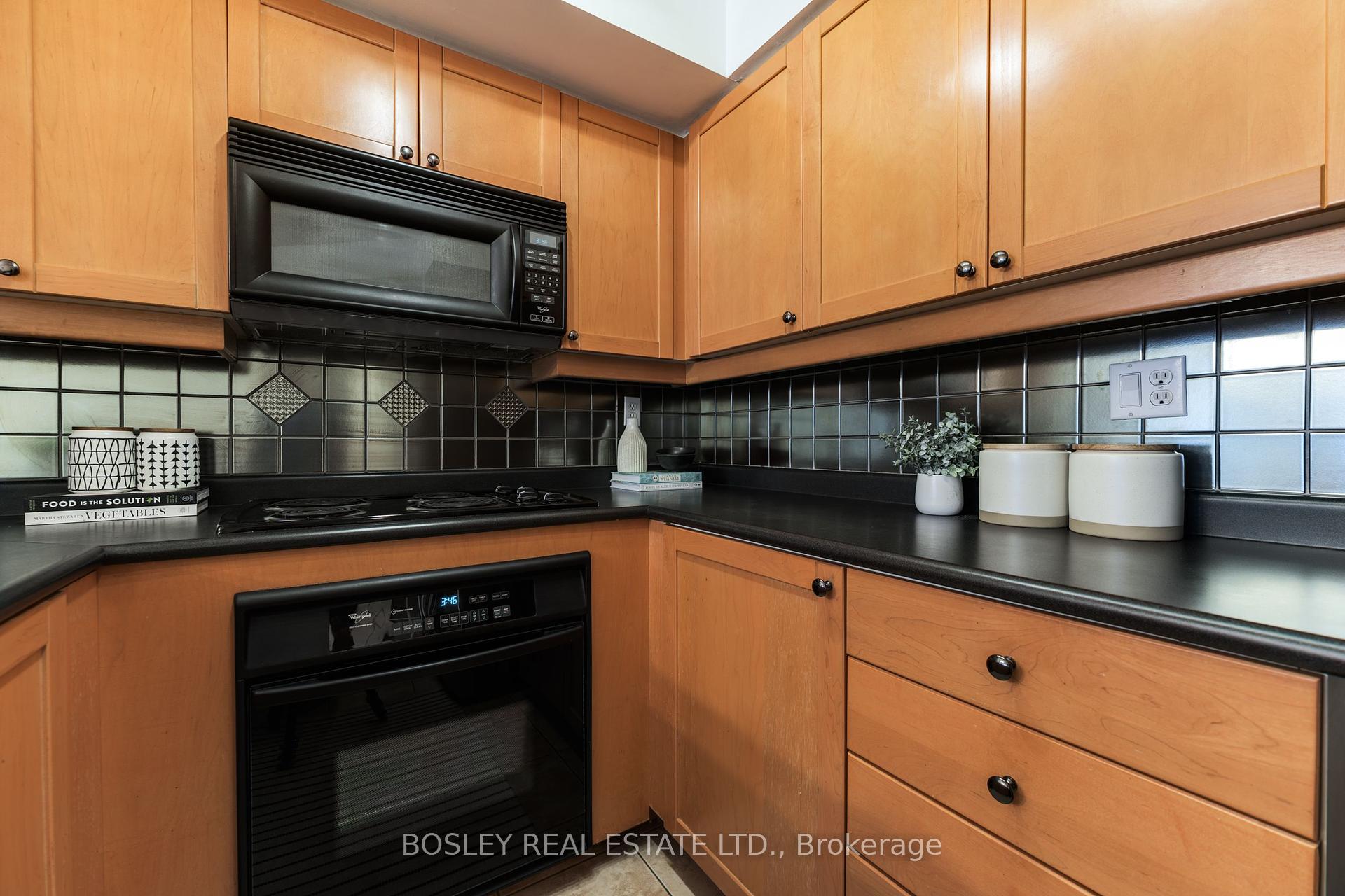 2 Bedrooms Condo at 188 Redpath, Toronto For sale