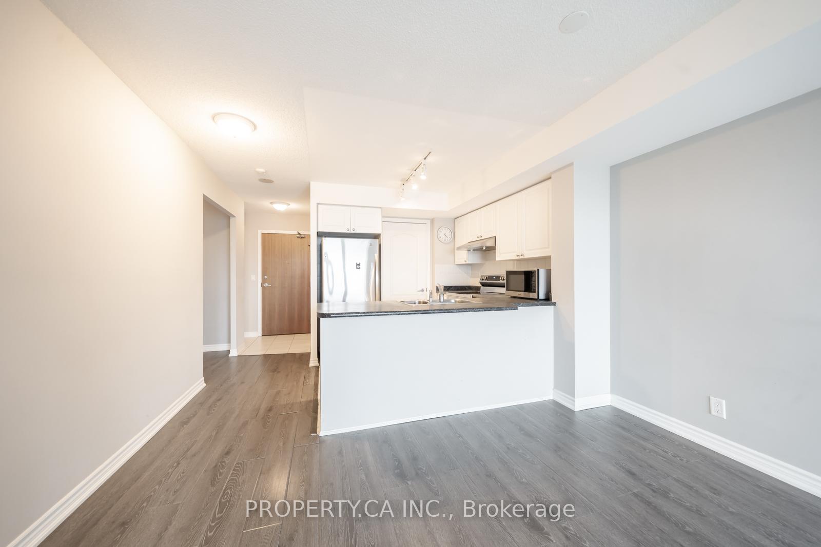 2 Bedrooms Condo at 33 Elm, Mississauga For sale
