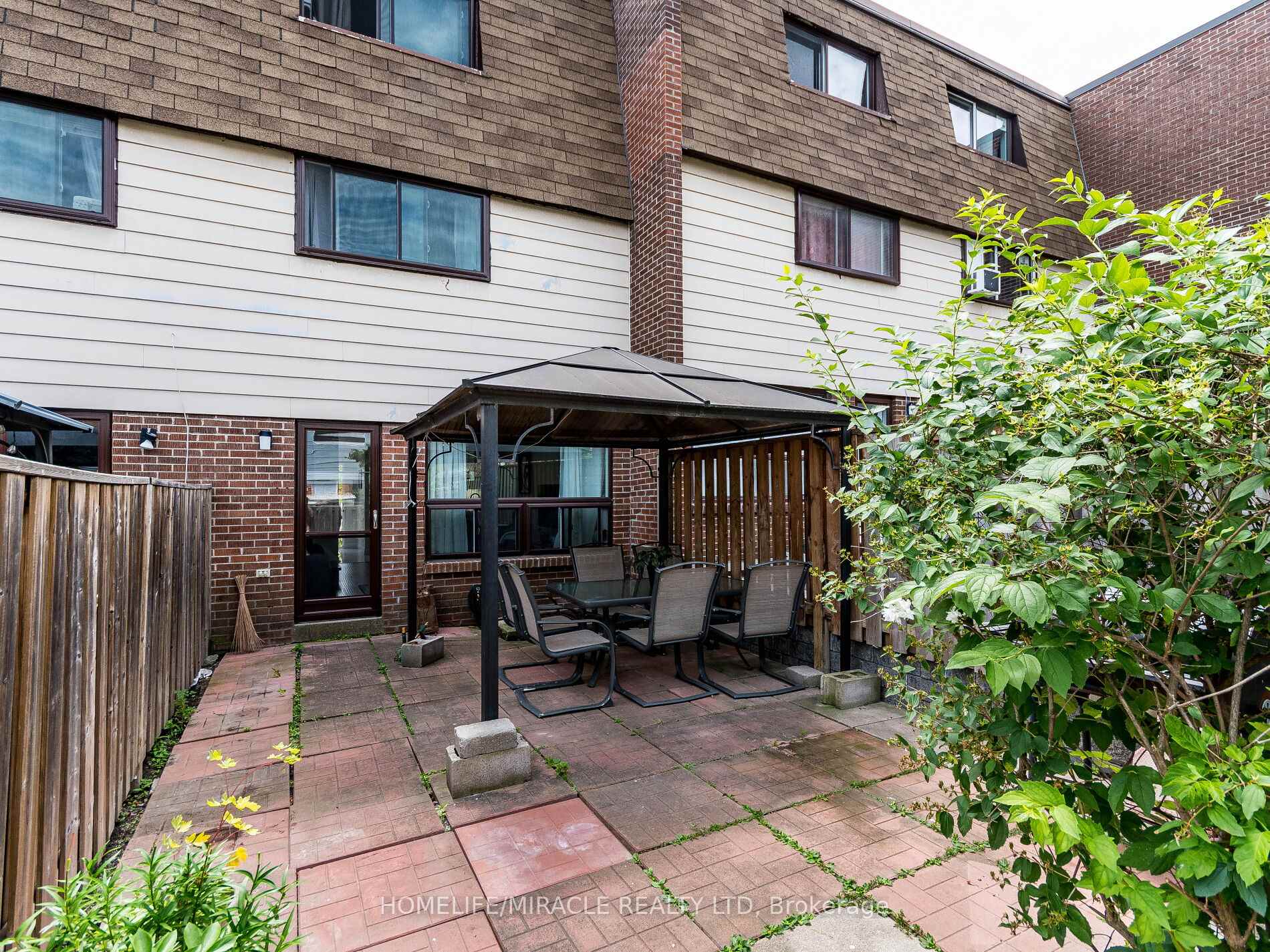 5 Bedrooms Condo at 180 Mississauga Valley, Mississauga For sale