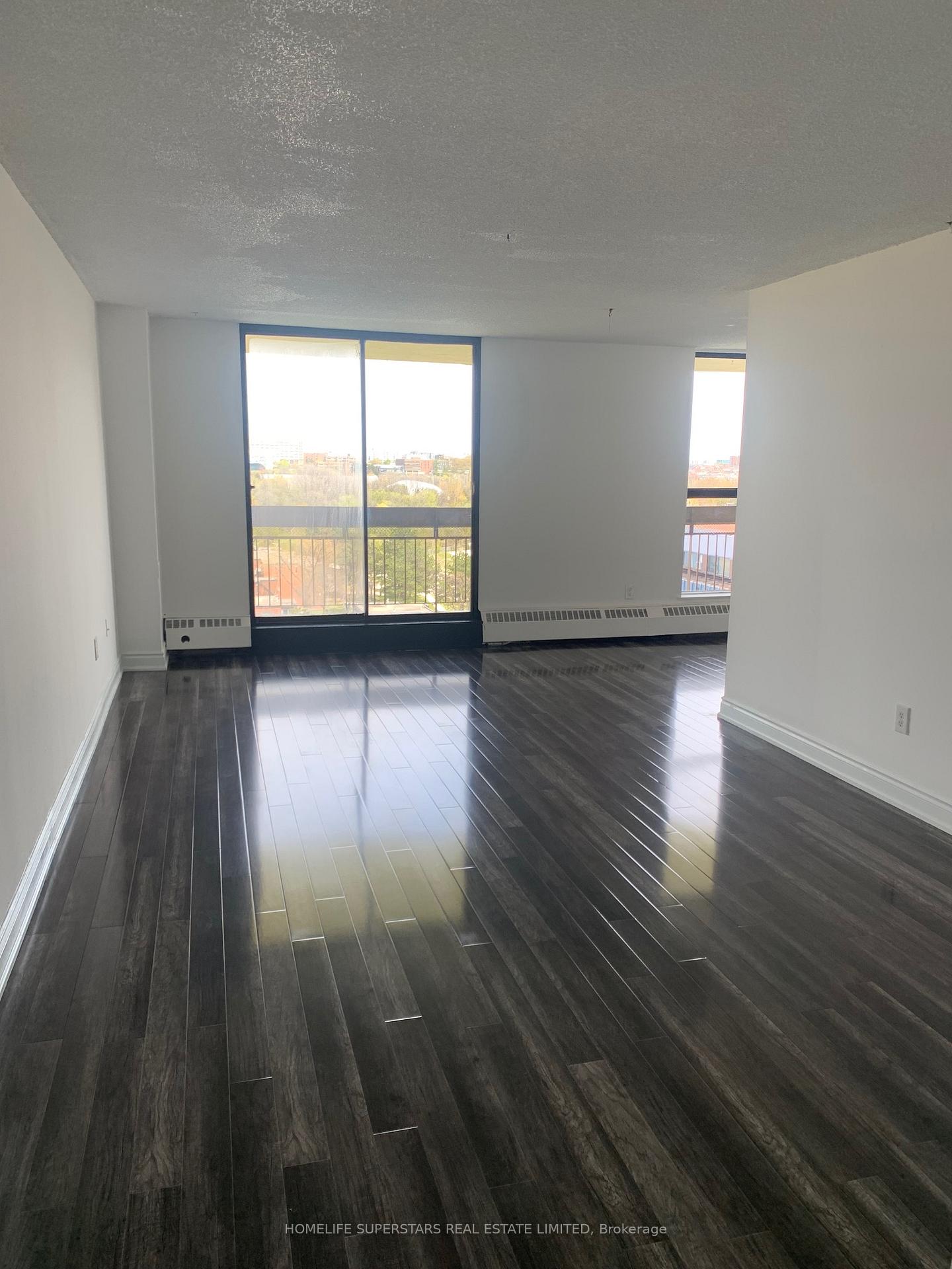 3 Bedrooms Condo at 4645 Jane,  Toronto For sale