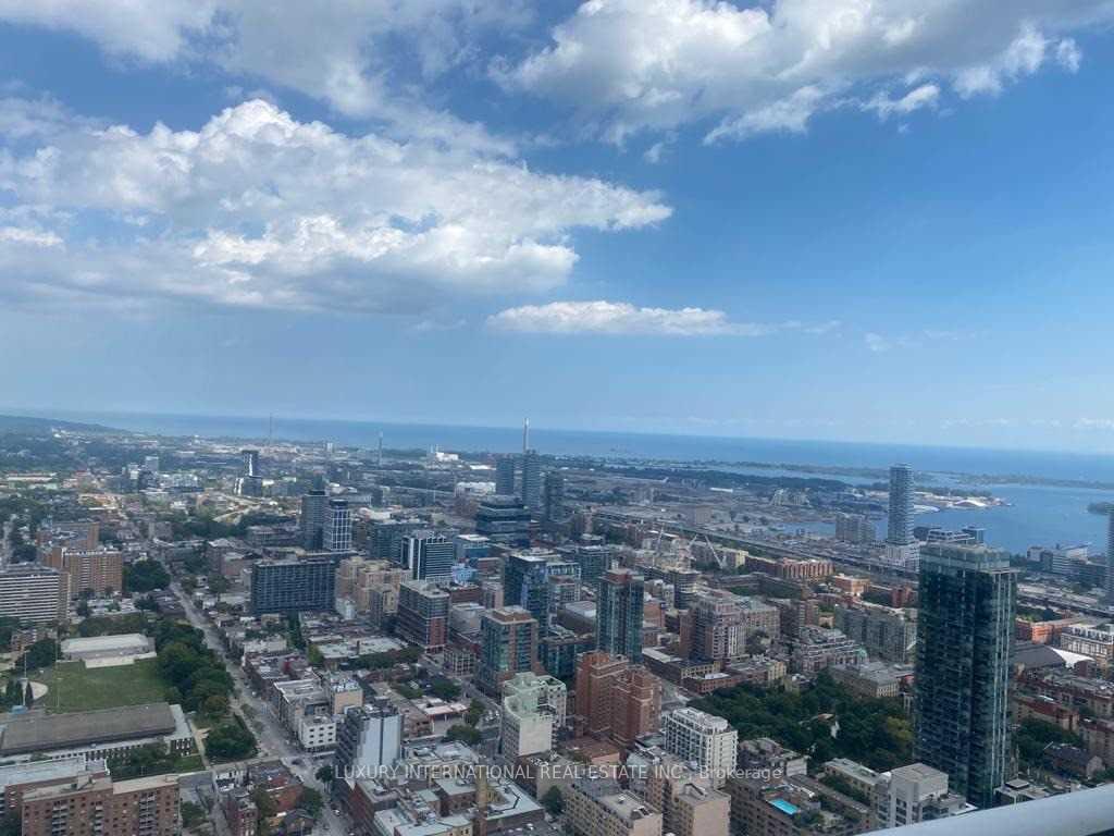 2 Bedrooms Condo at 197 Yonge, Toronto For sale