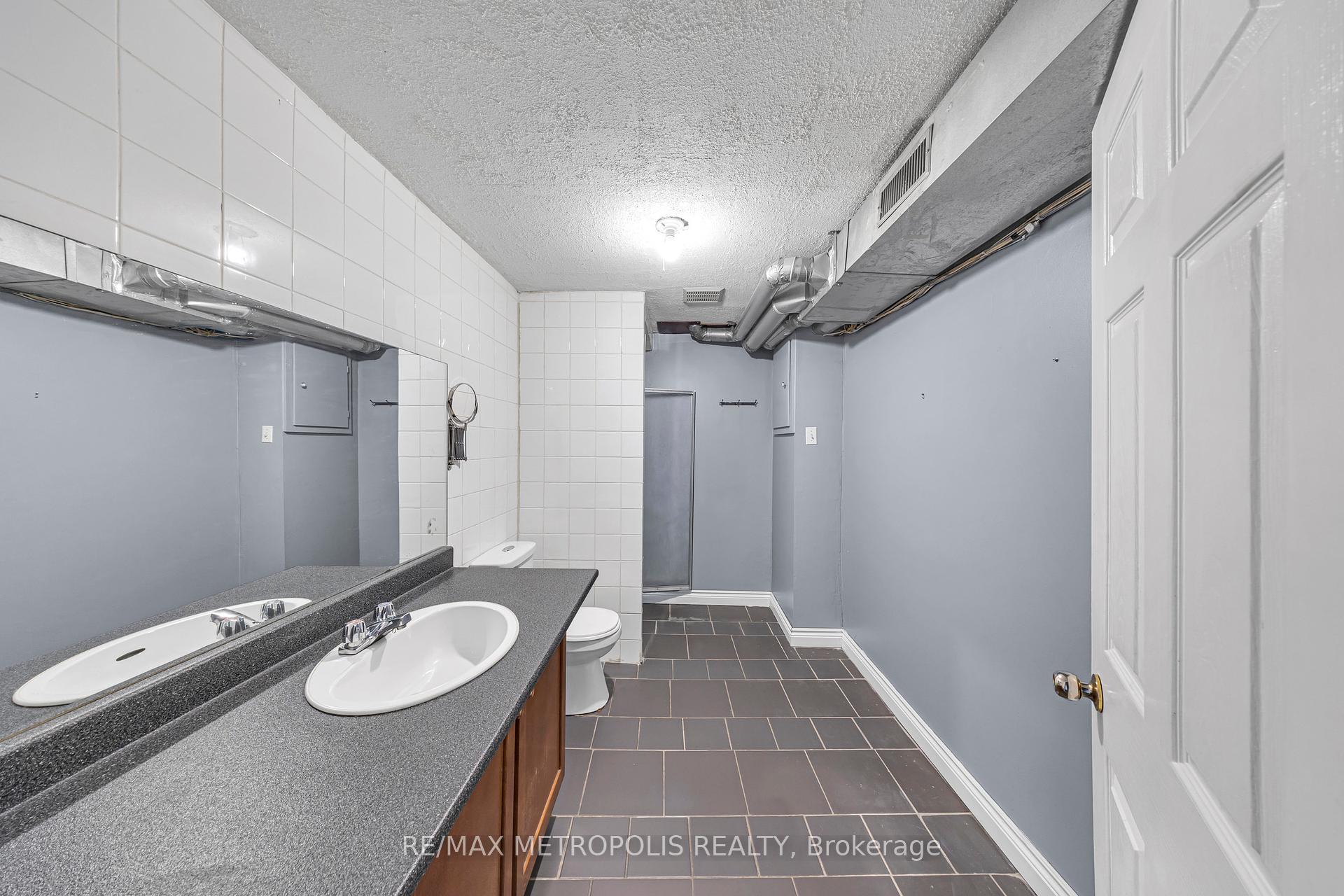 4 Bedrooms Condo at 2550 Birchmount, Toronto For sale