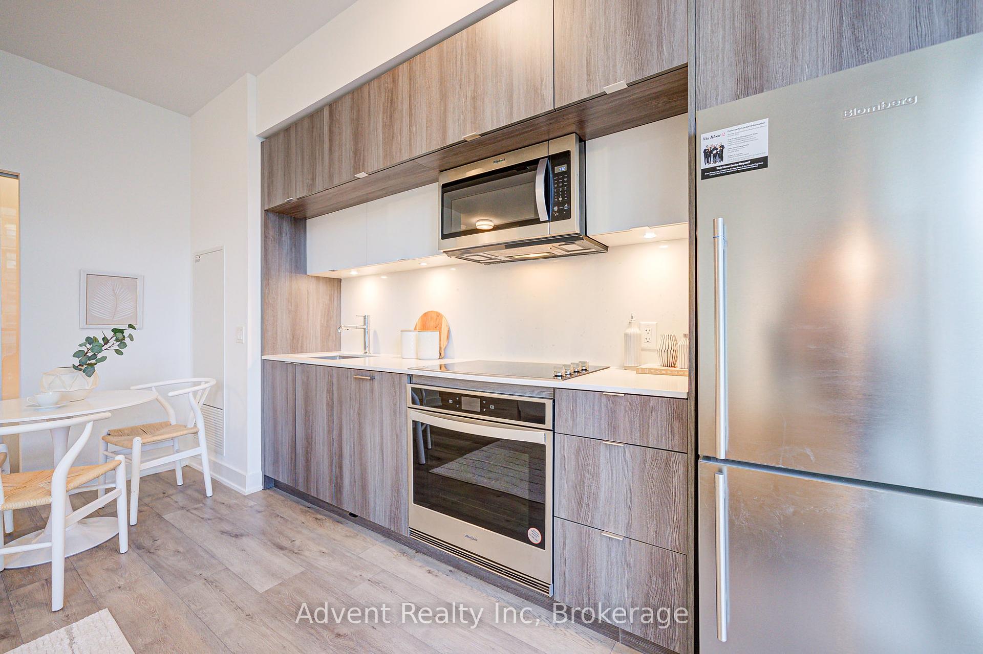 2 Bedrooms Condo at 585 Bloor,  Toronto For sale