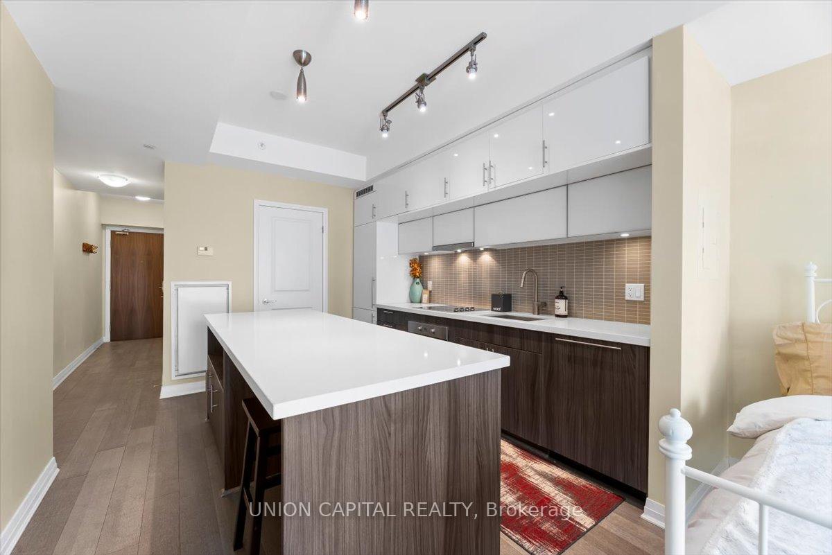 Condo at 8 Mercer, Toronto For sale