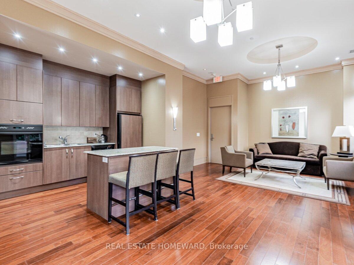 2 Bedrooms Condo at 48 St Clair, Toronto For sale