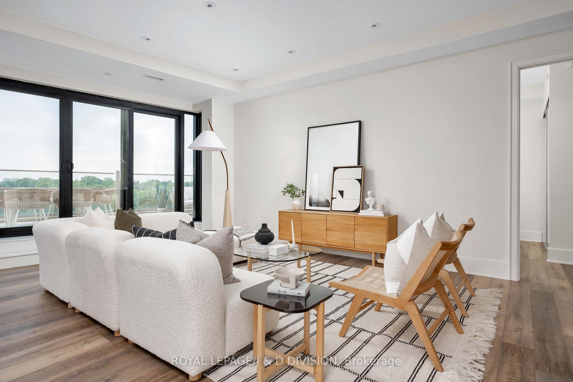 3 Bedrooms Condo at 1 Strathgowan, Toronto For sale