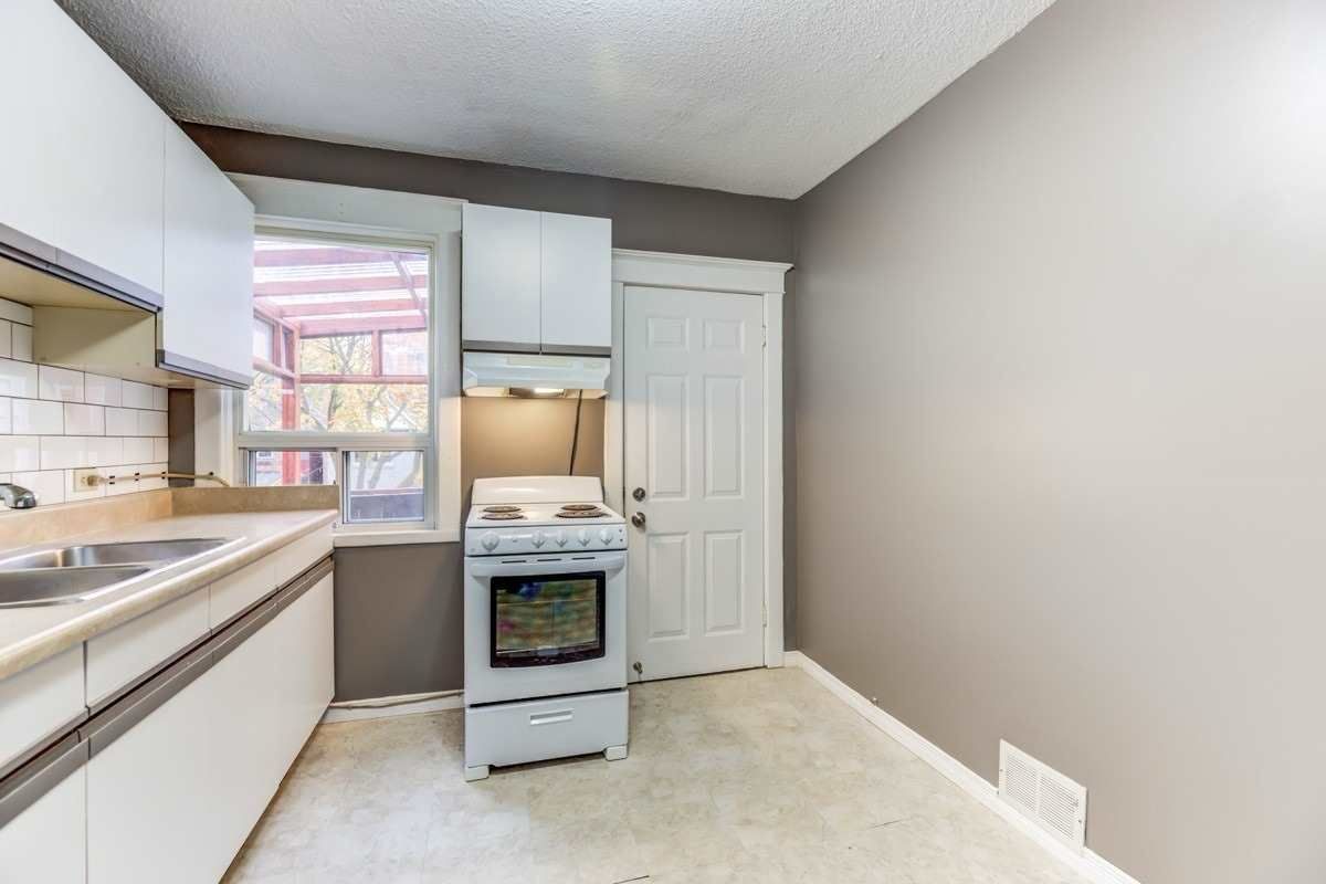 1215 Bathurst Street 2