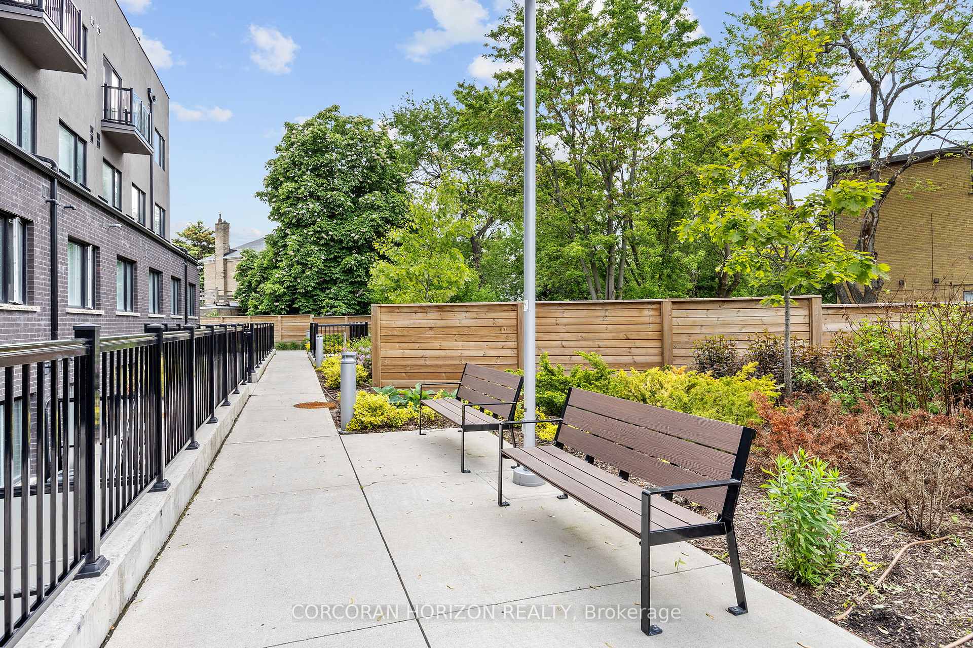 2 Bedrooms Condo at 8 Marquette, Toronto For sale