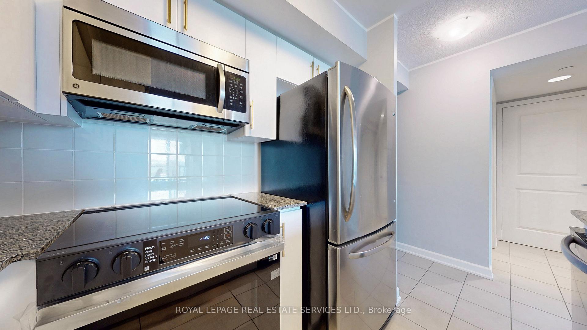 2 Bedrooms Condo at 205 Sherway Gardens, Toronto For sale