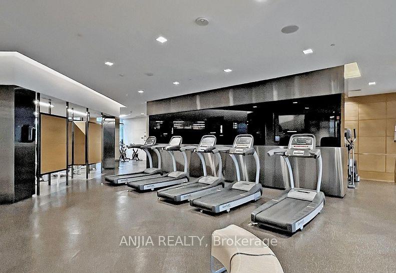 3 Bedrooms Condo at 2 Anndale,  Toronto For sale