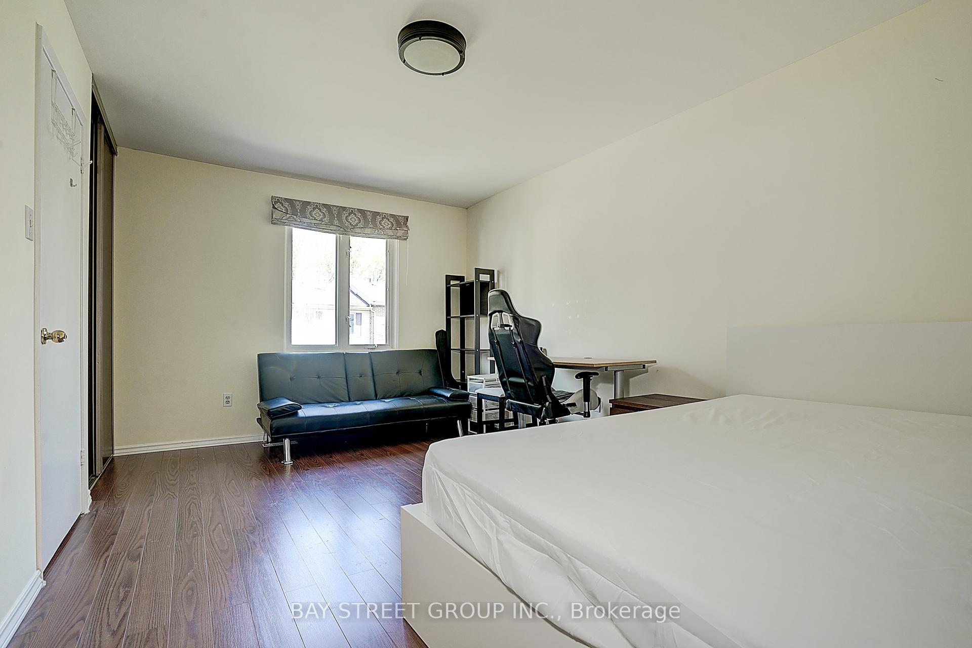 4 Bedrooms Condo at 270 Timberbank, Toronto For sale