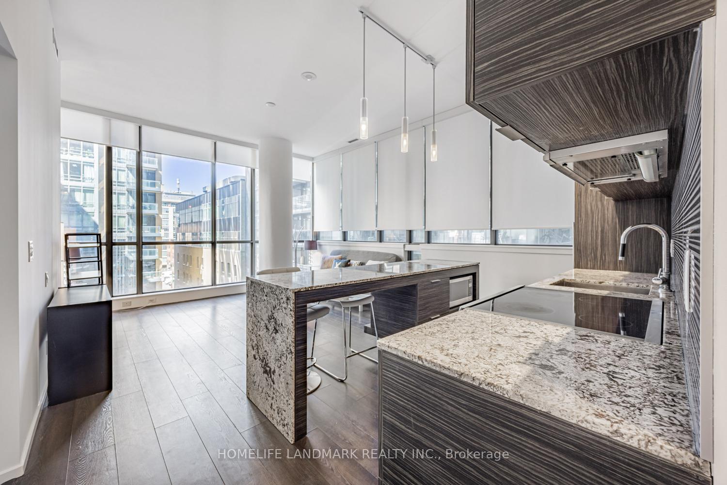 2 Bedrooms Condo at 8 Charlotte,  Toronto For sale