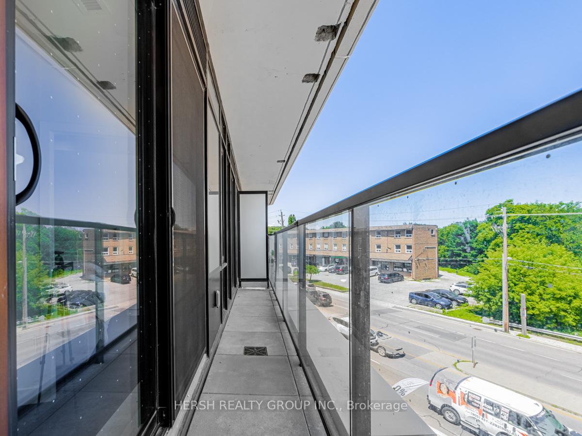 2 Bedrooms Condo at 160 Kingsway,  Toronto For sale