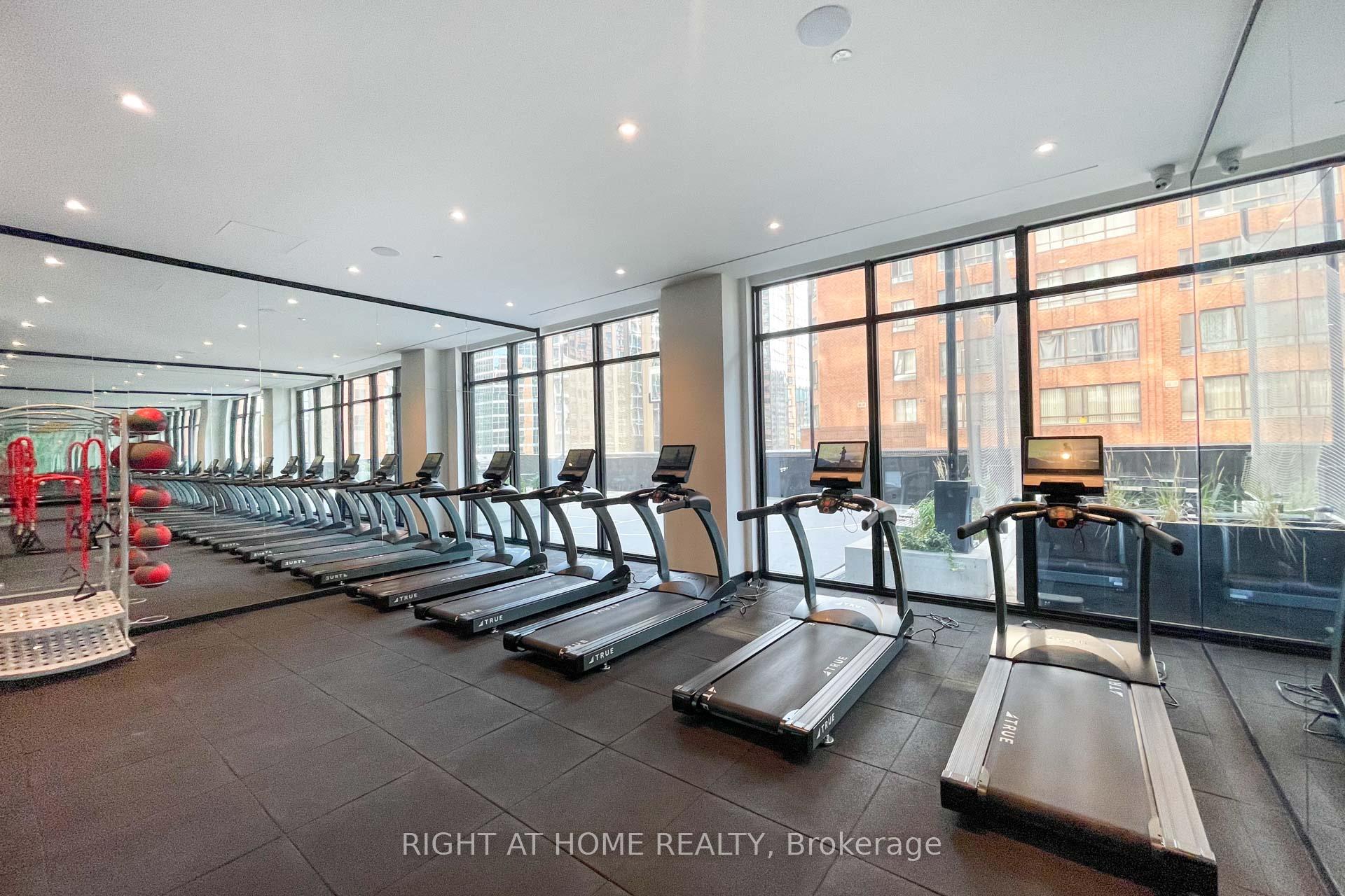 3 Bedrooms Condo at 20 Edward, Toronto For sale