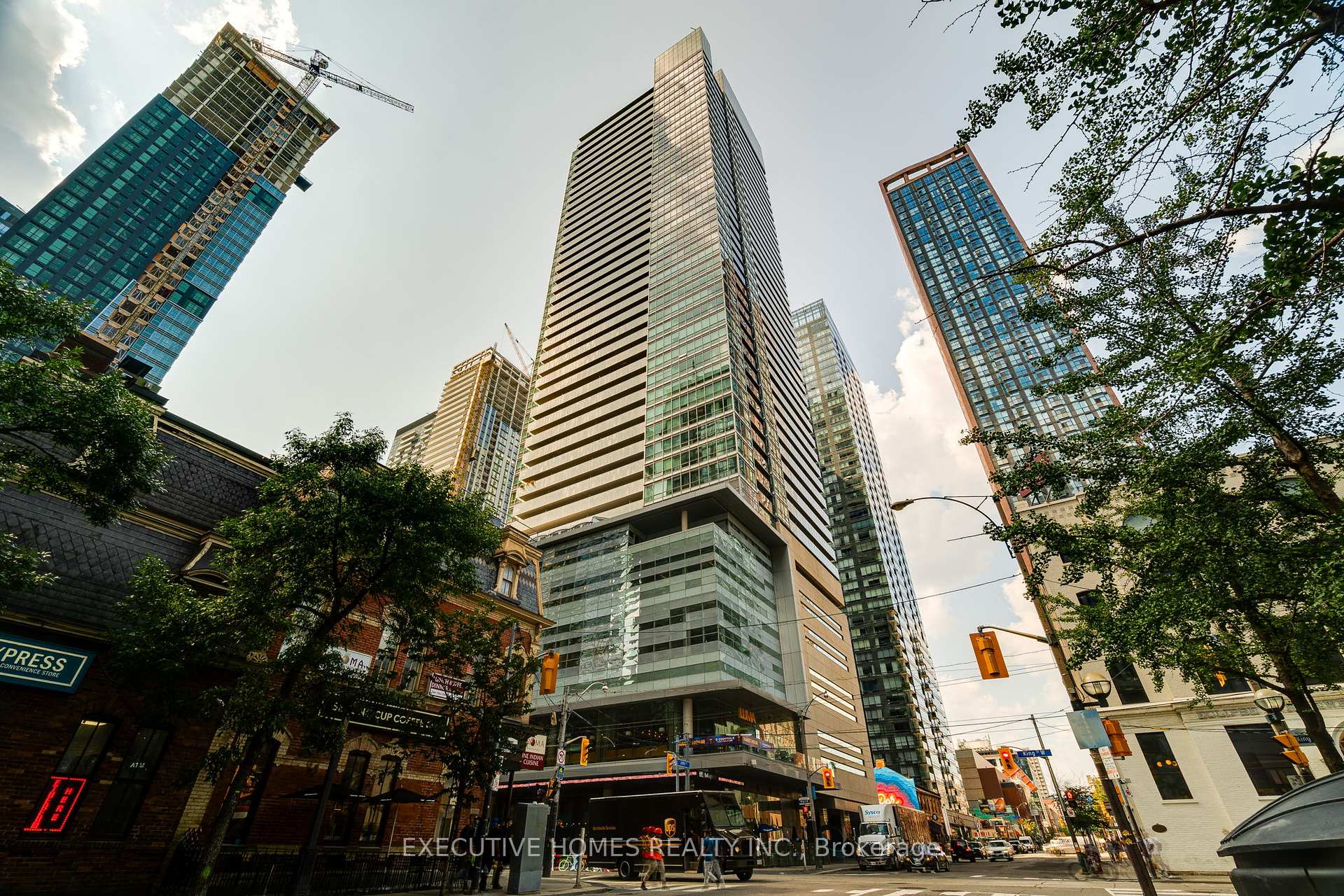 2 Bedrooms Condo at 80 John,  Toronto For sale