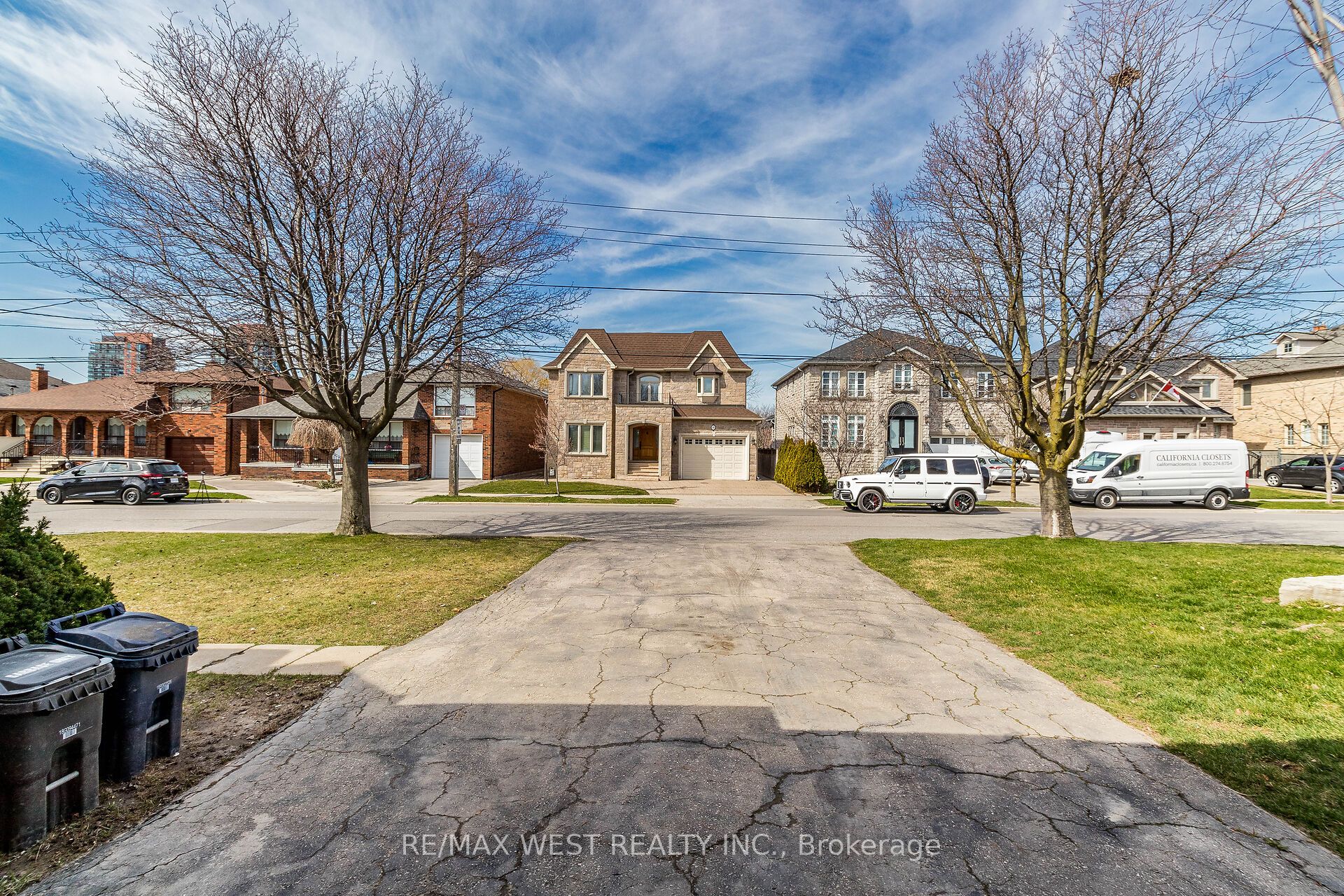 7 Highland Hill, Toronto, ON M9A 2P7
