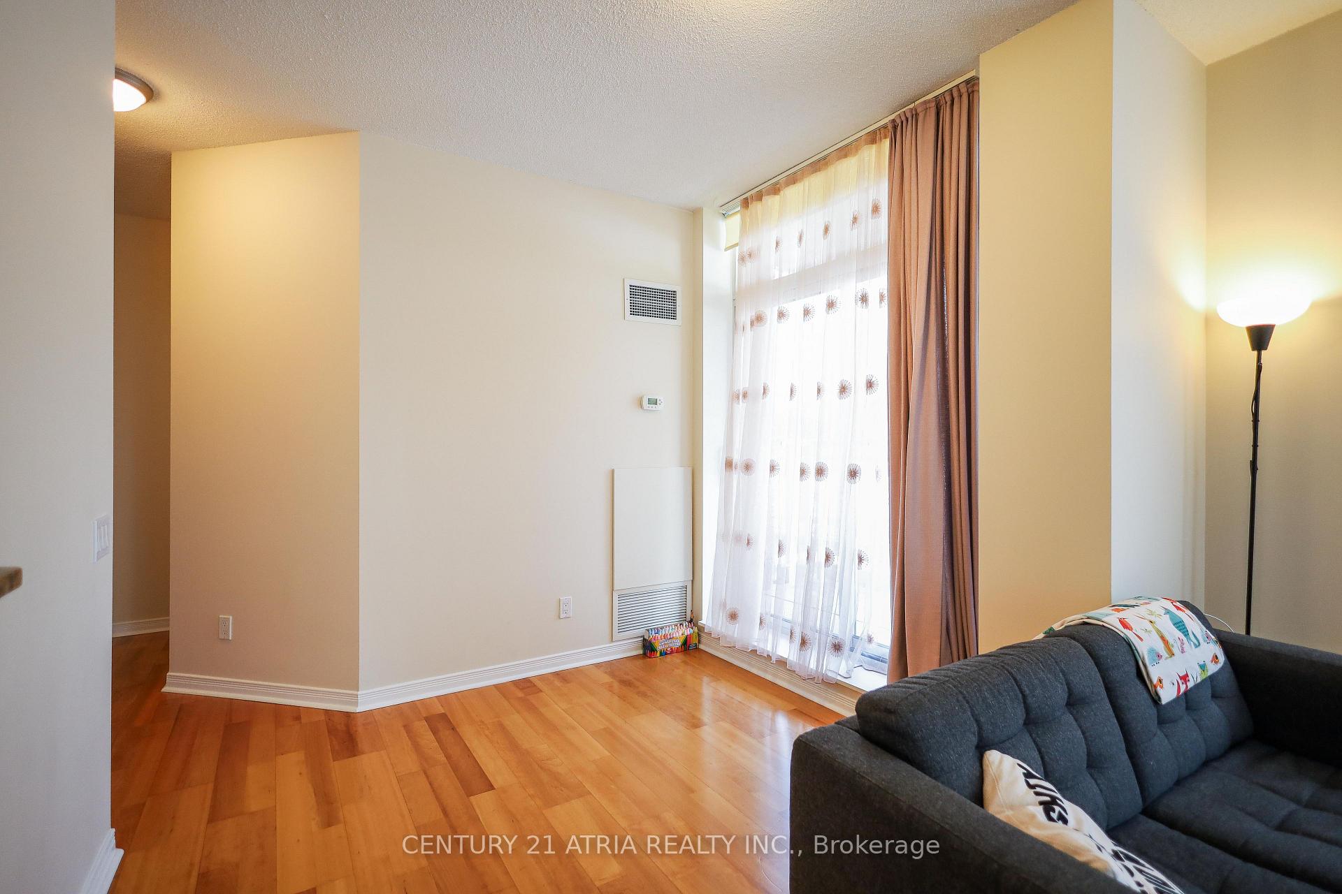2 Bedrooms Condo at 455 Rosewell, Toronto For sale