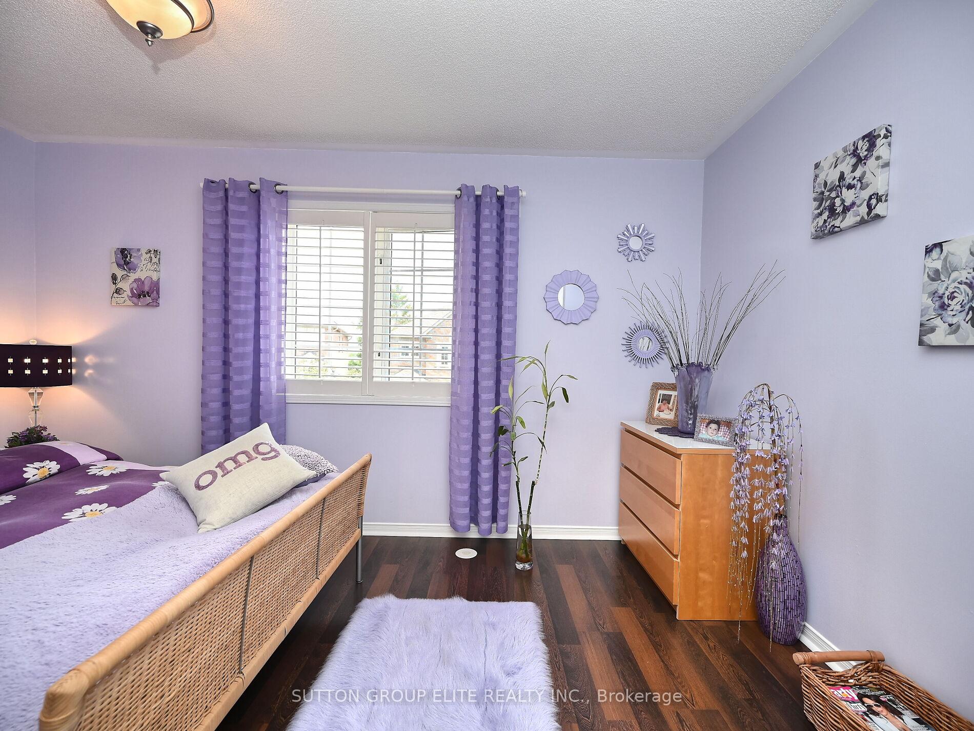 3 Bedrooms Condo at 601 Shoreline, Mississauga For sale