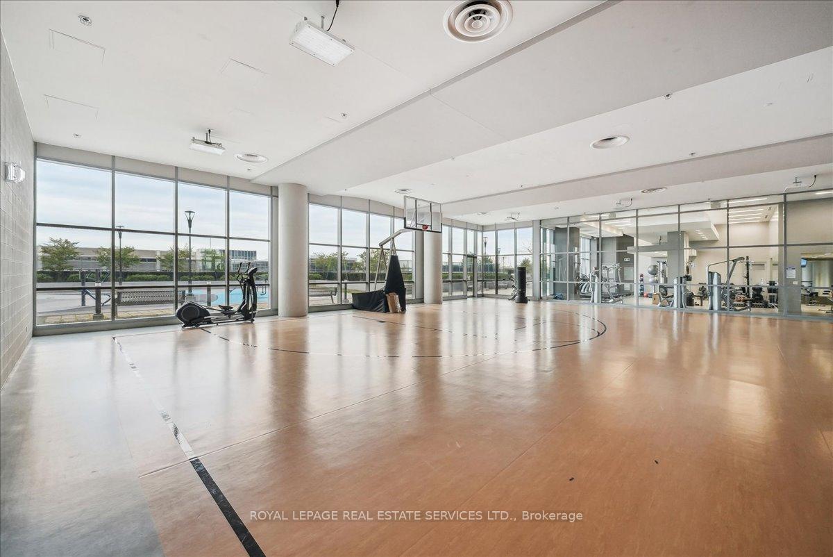 2 Bedrooms Condo at 2081 Fairview, Burlington For sale