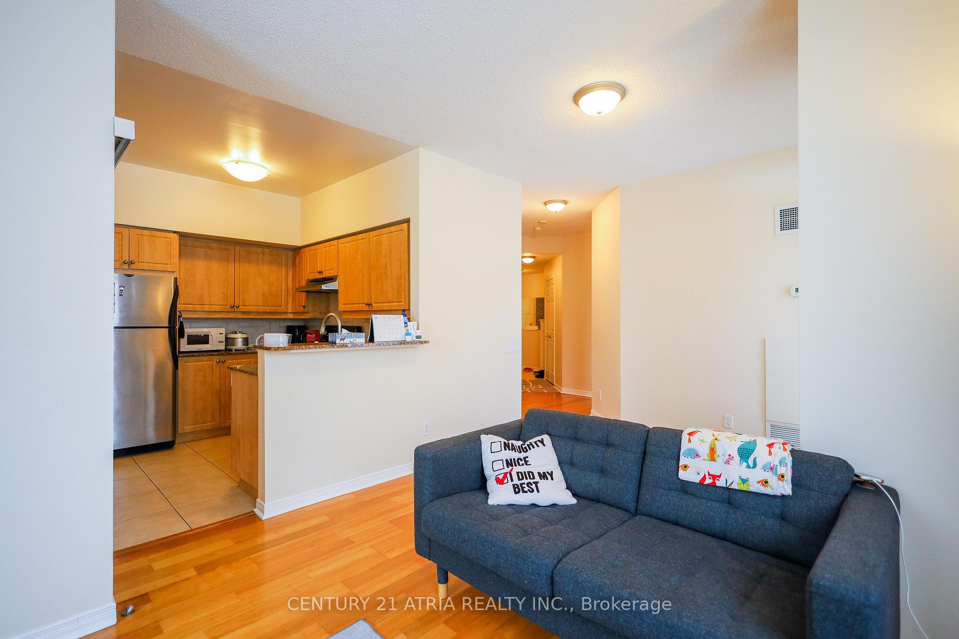 2 Bedrooms Condo at 455 Rosewell, Toronto For sale