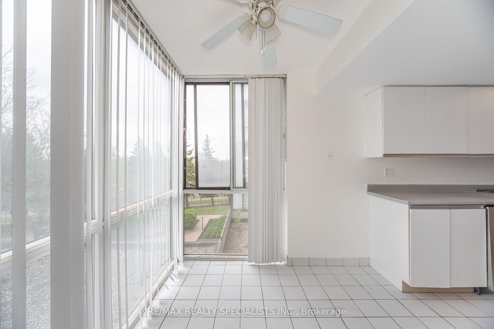 3 Bedrooms Co-op at 350 Webb, Mississauga For sale