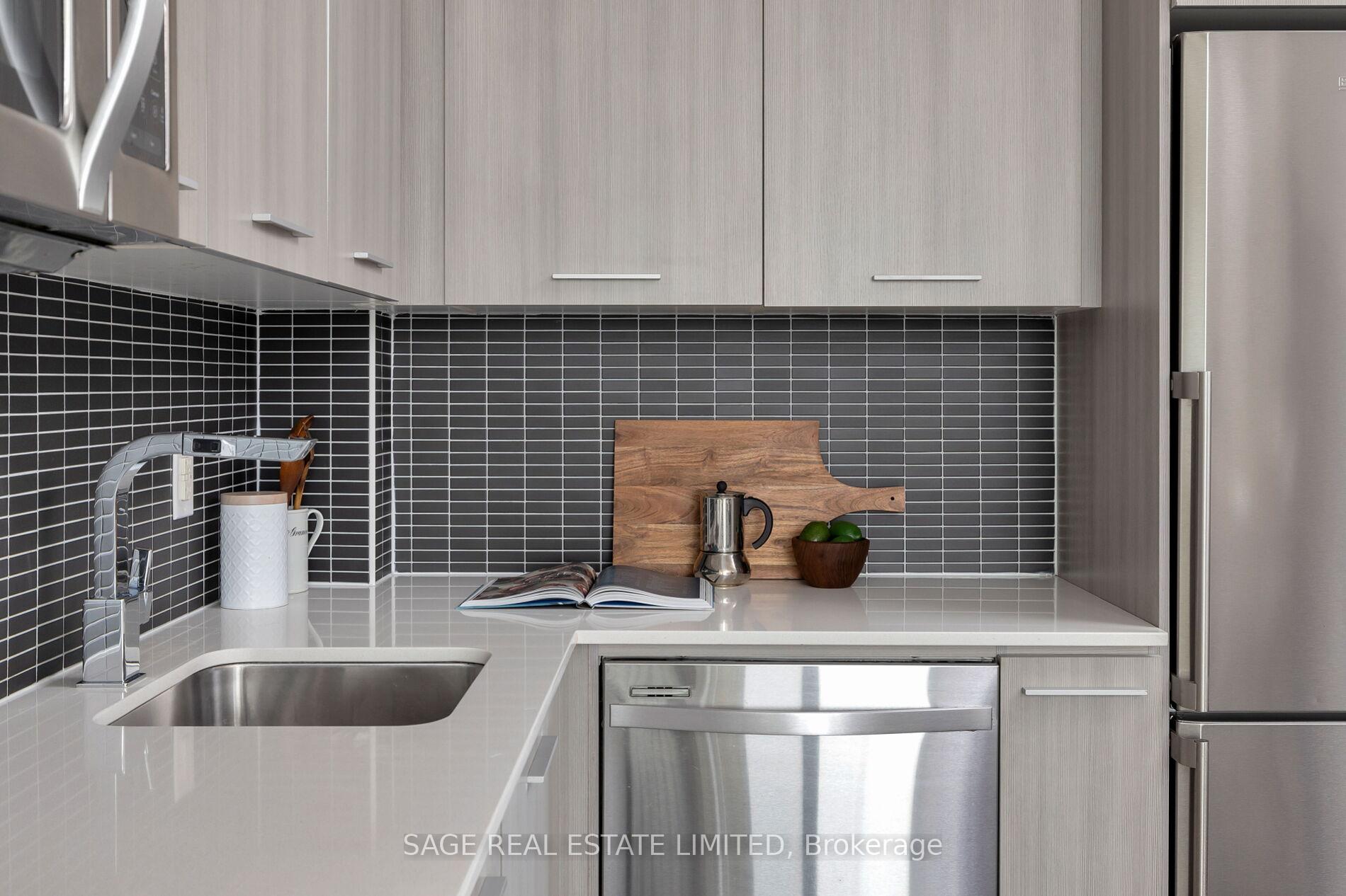 2 Bedrooms Condo at 105 George, Toronto For sale