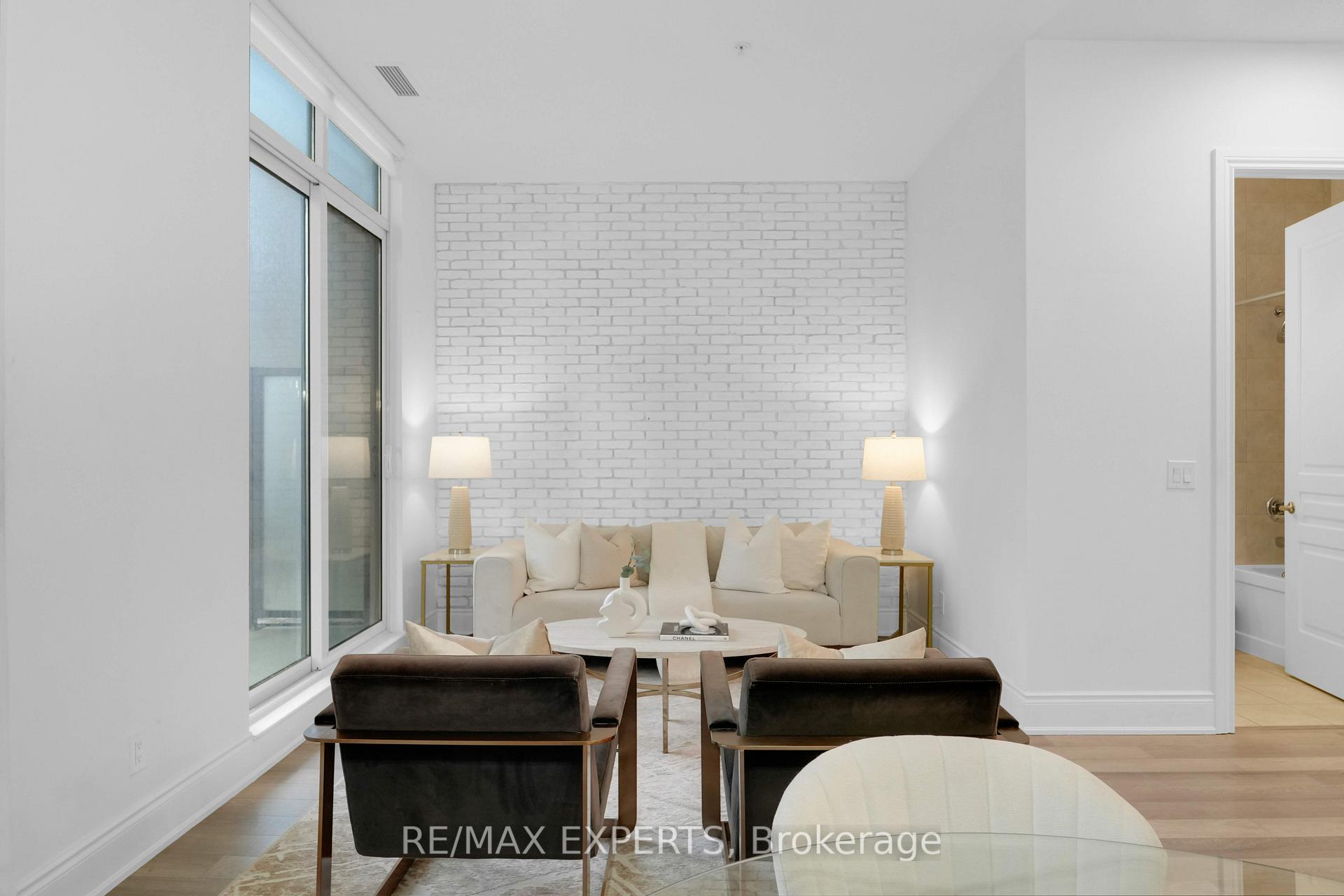 1 Bedroom Condo at 9255 JANE,  Vaughan For sale