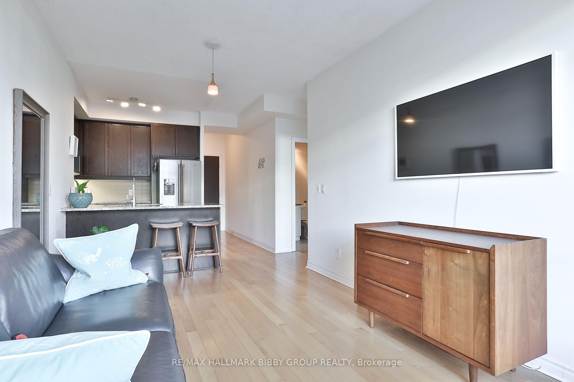 1 Bedroom Condo at 1135 Royal York, Toronto For sale