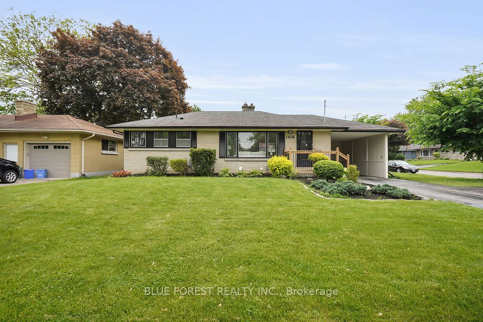 1418 Woodbine