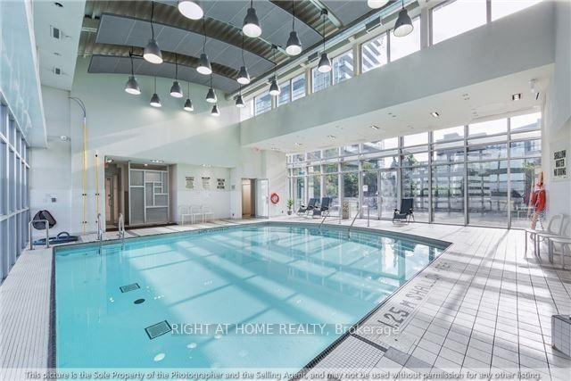 2 Bedrooms Condo at 3939 Duke Of York, Mississauga For sale