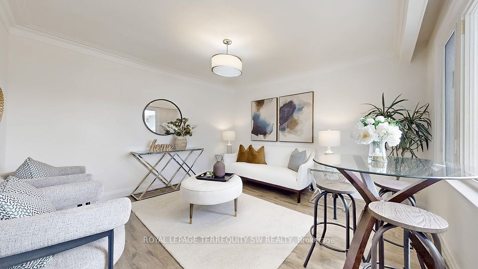 174 Linden Avenue, Toronto, ON M1K 3H8