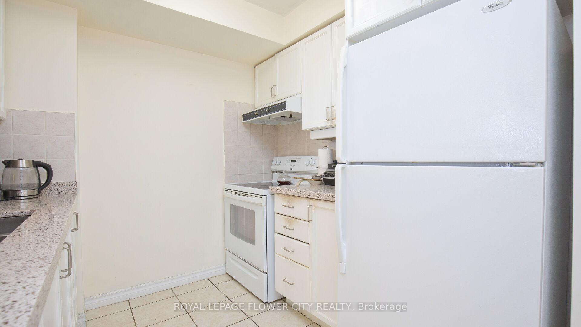 2 Bedrooms Condo at 700 Humberwood, Toronto For sale