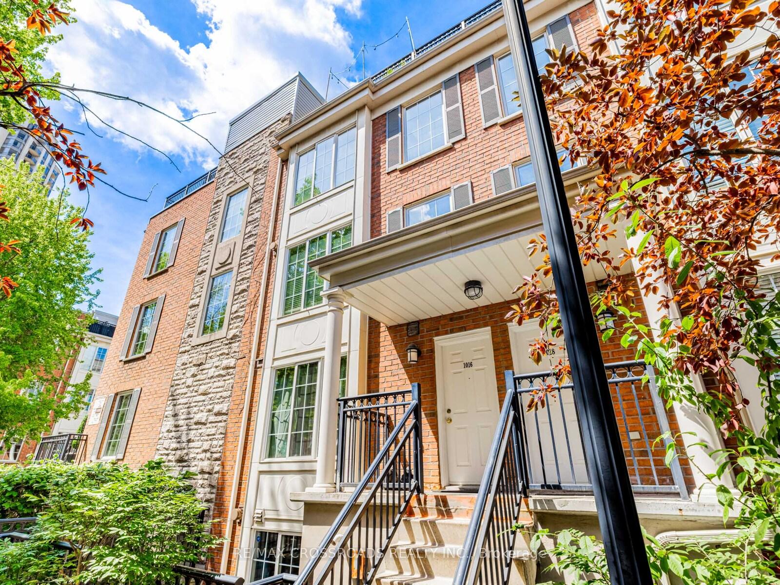 2 Bedrooms Condo at 5 Everson, Toronto For sale