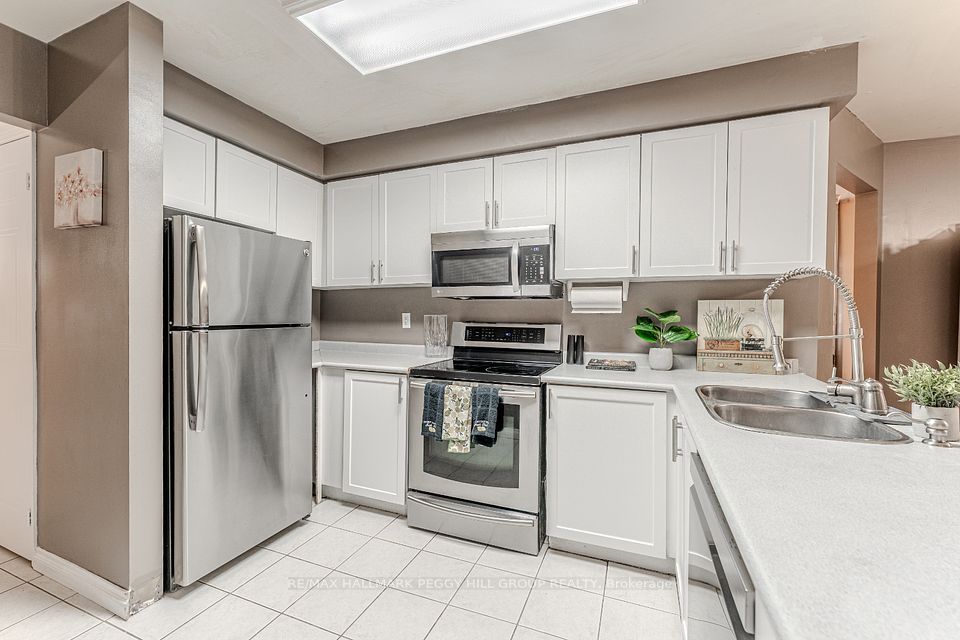 188 Kozlov Street, Barrie, ON L4N 7H5