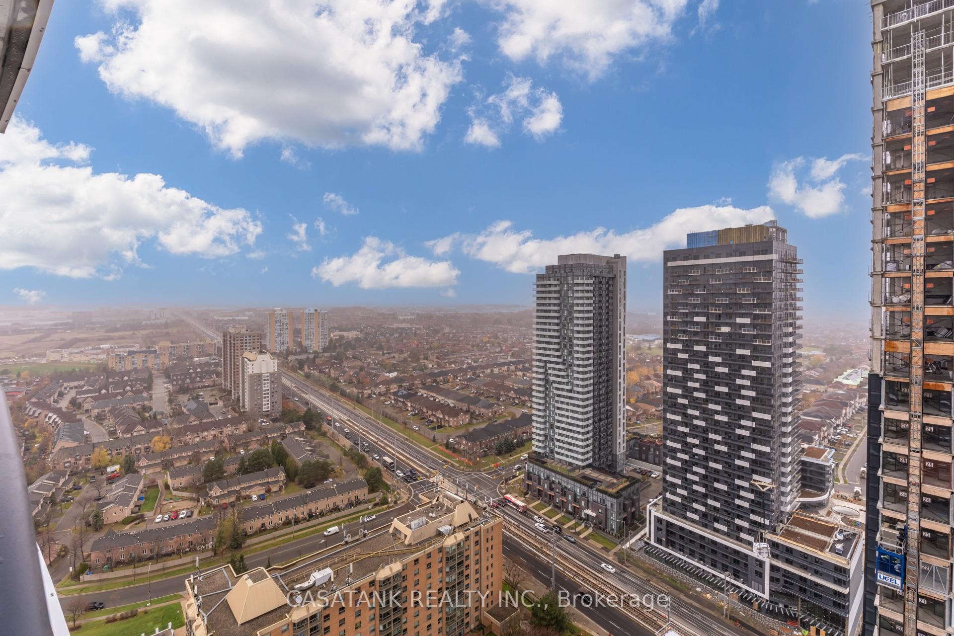 2 Bedrooms Condo at 35 Watergarden, Mississauga For sale