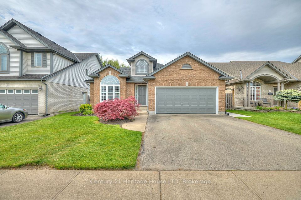 8 Arlene Street, St. Catharines, ON L2S 4C9