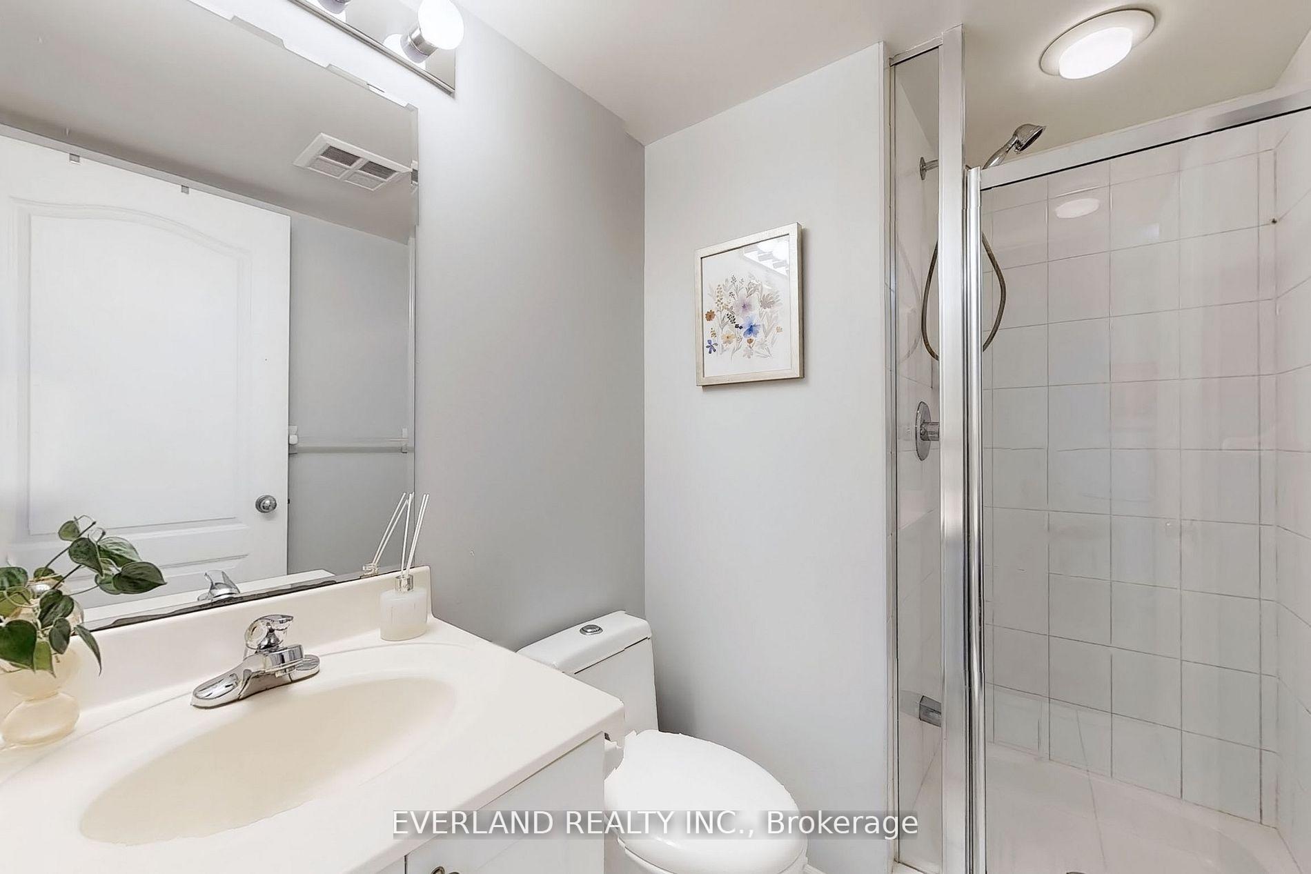 2 Bedrooms Condo at 1 Rean, Toronto For sale