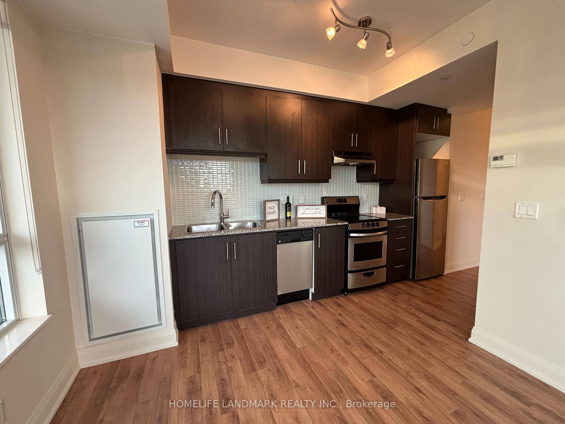 2 Bedrooms Condo at 68 Canterbury,  Toronto For sale