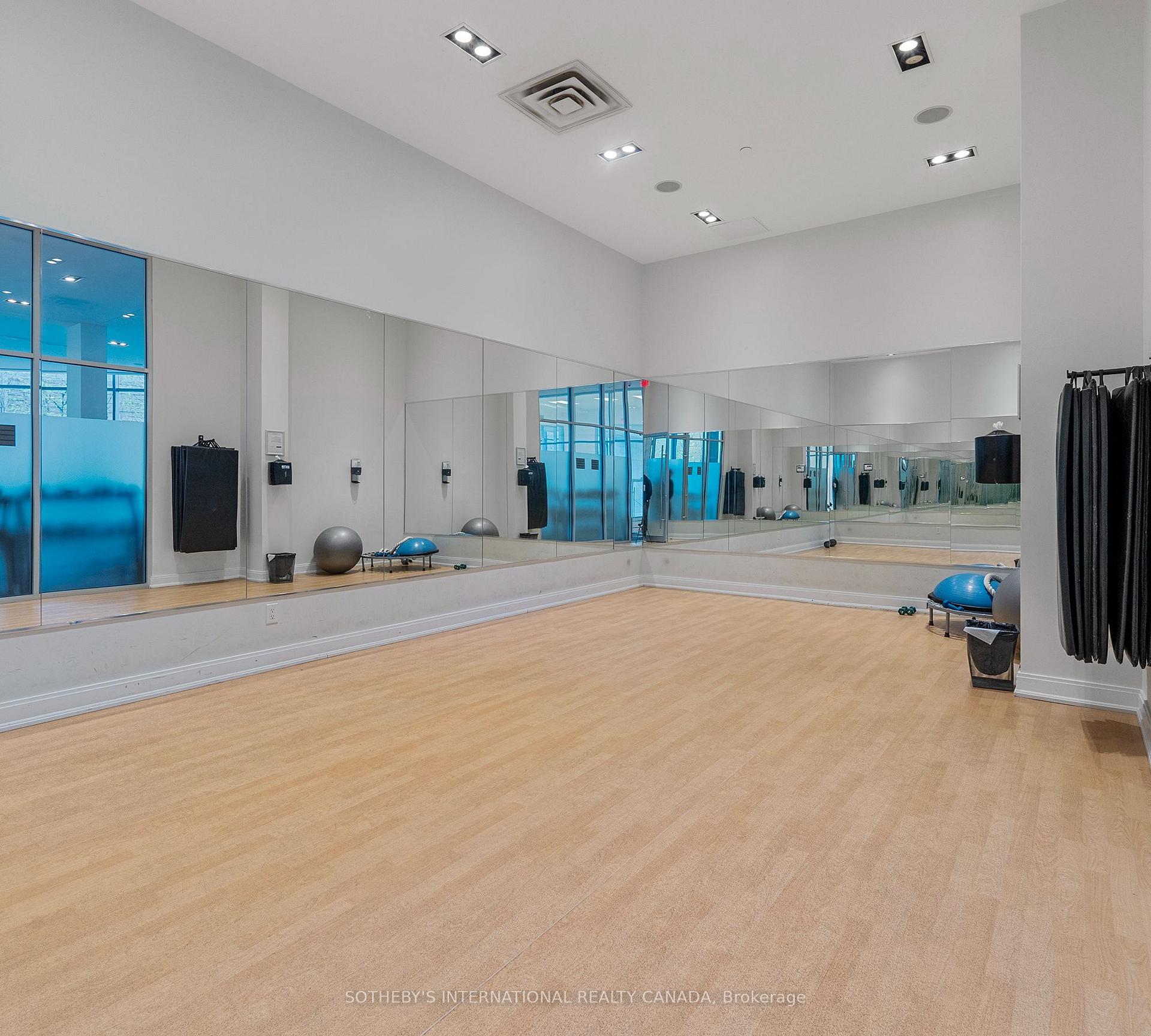 3 Bedrooms Condo at 88 Park Lawn, Toronto For sale