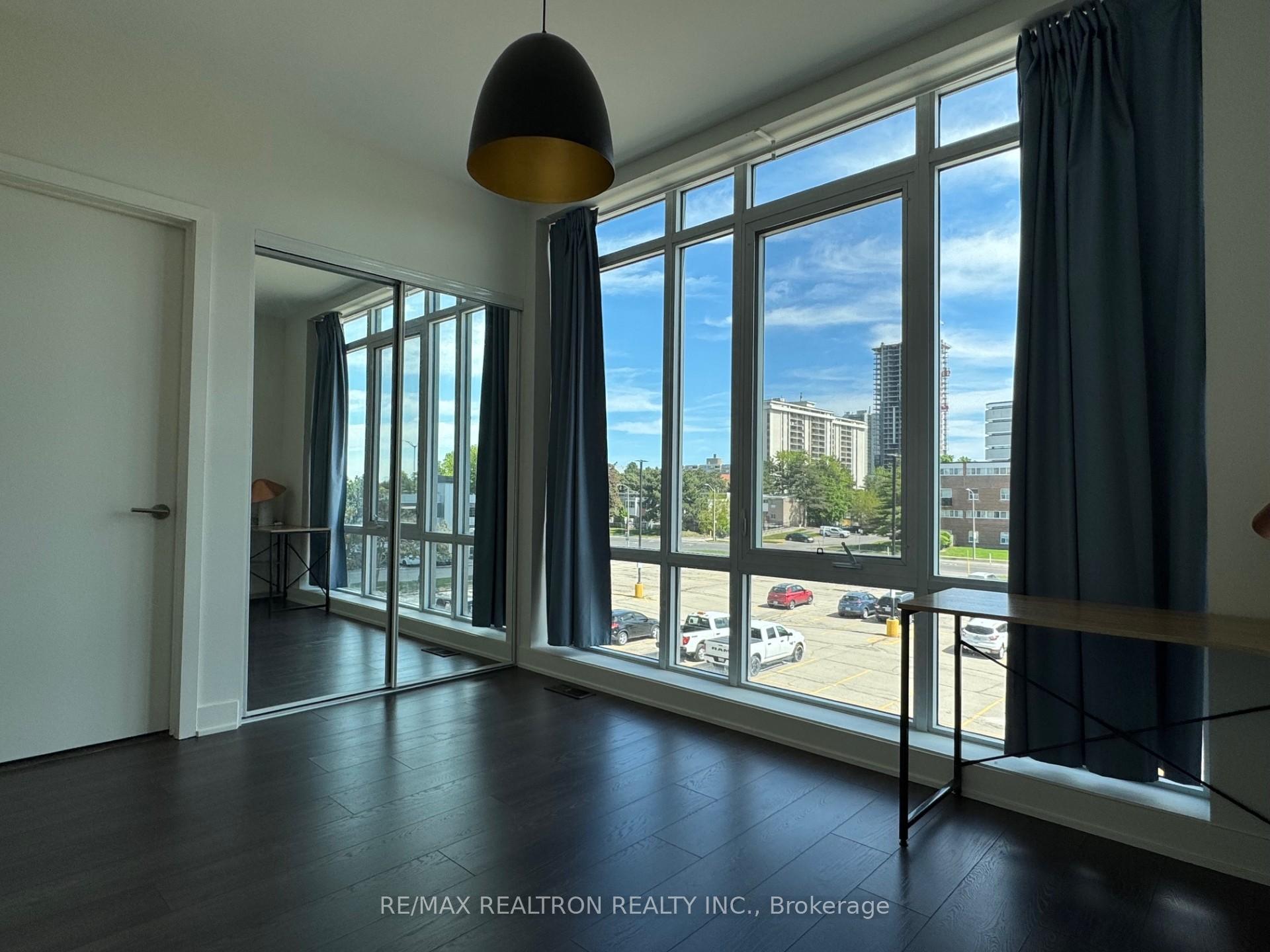 3 Bedrooms Condo at 25 Sonic, Toronto For sale