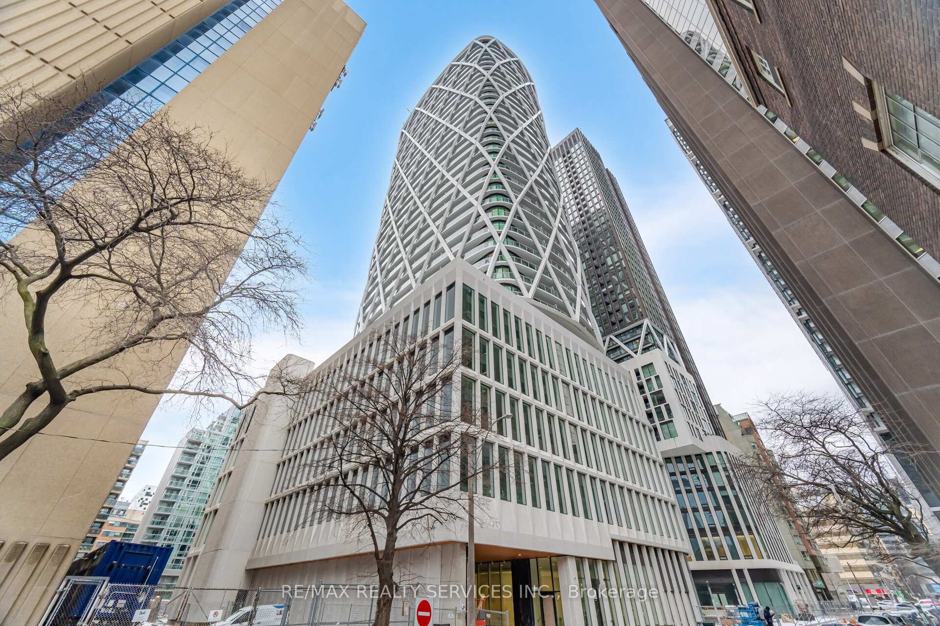 1 Bedroom Condo at 230 Simcoe, Toronto For sale