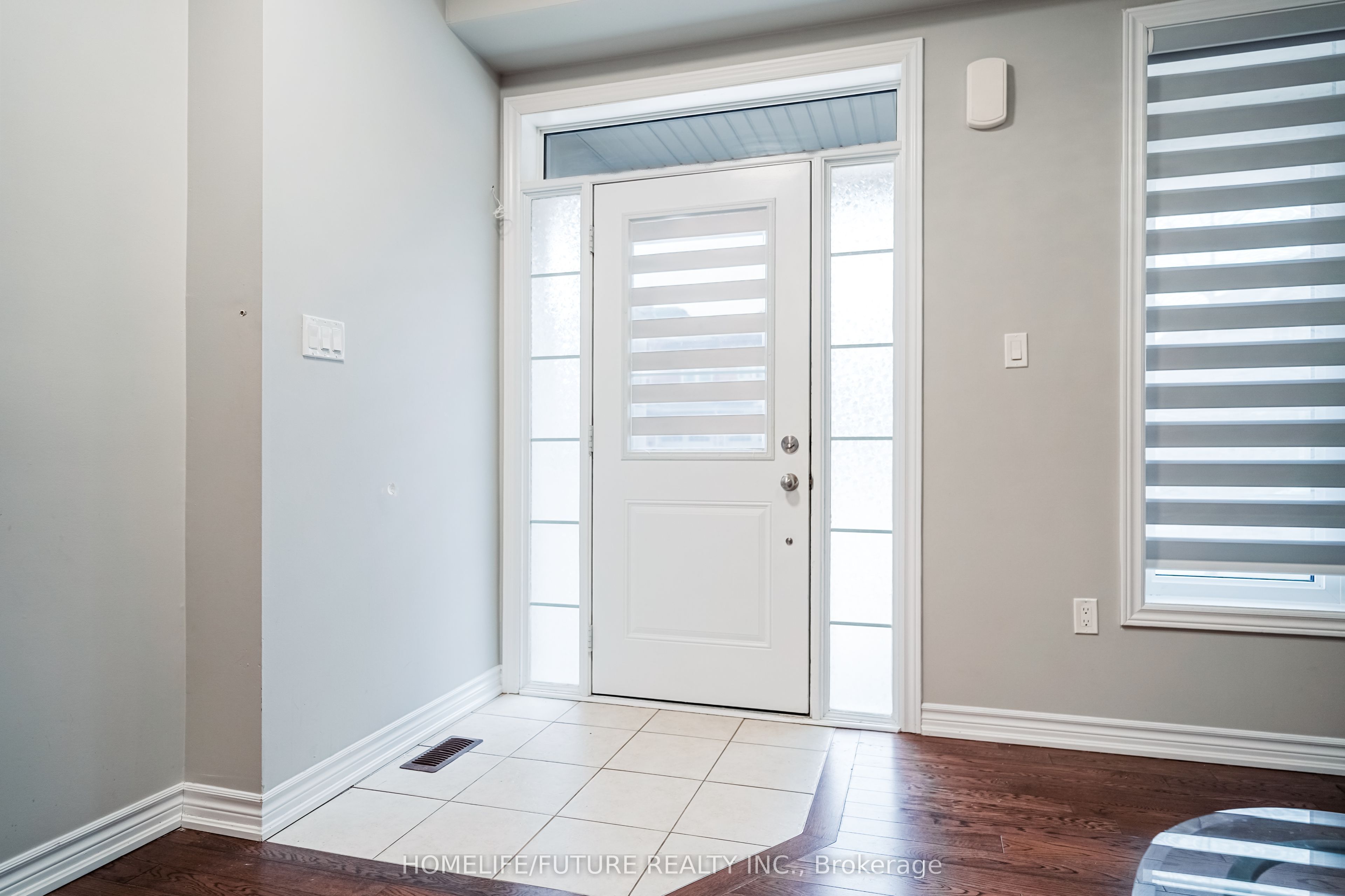 53 Mondial Crescent, East Gwillimbury, ON L9N 0S2