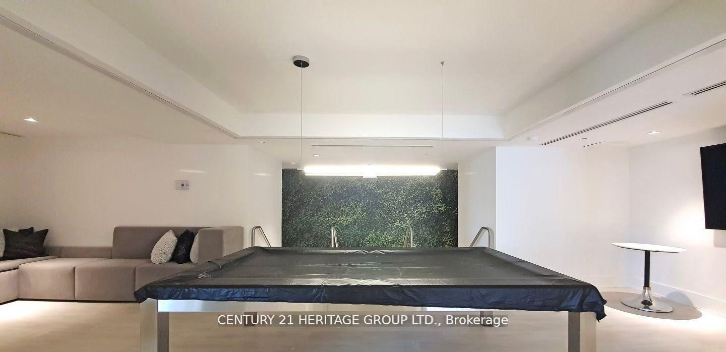 2 Bedrooms Condo at 2916 Highway 7, Vaughan For sale