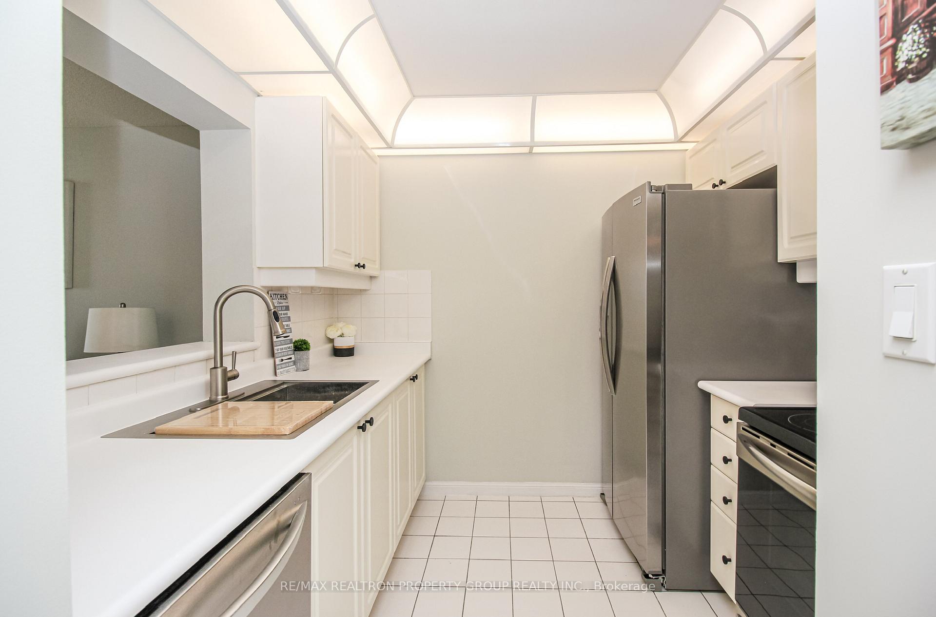 2 Bedrooms Condo at 88 Corporate, Toronto For sale