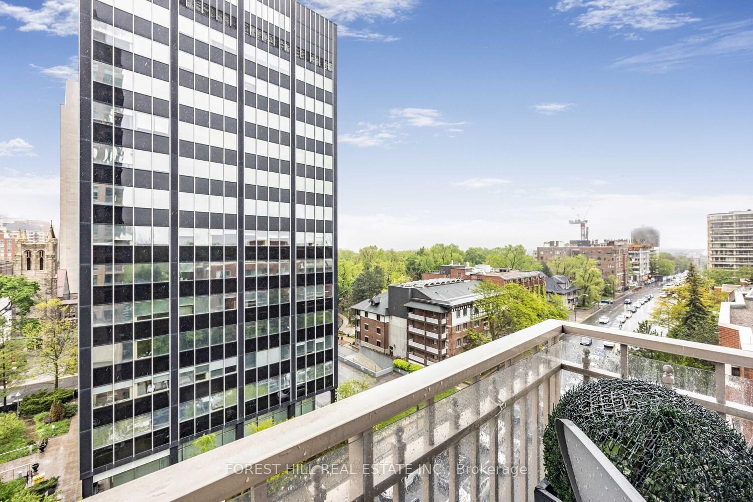 2 Bedrooms Condo at 155 St Clair, Toronto For sale