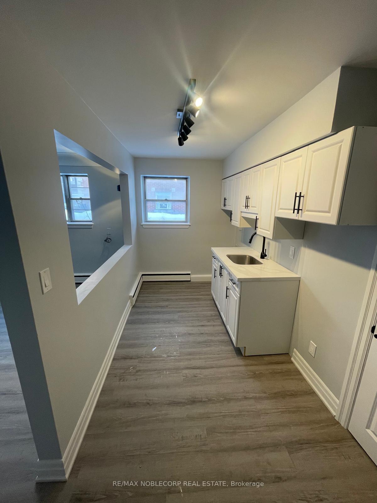 1 Bedroom Condo at 5 Applewood, Hamilton For sale