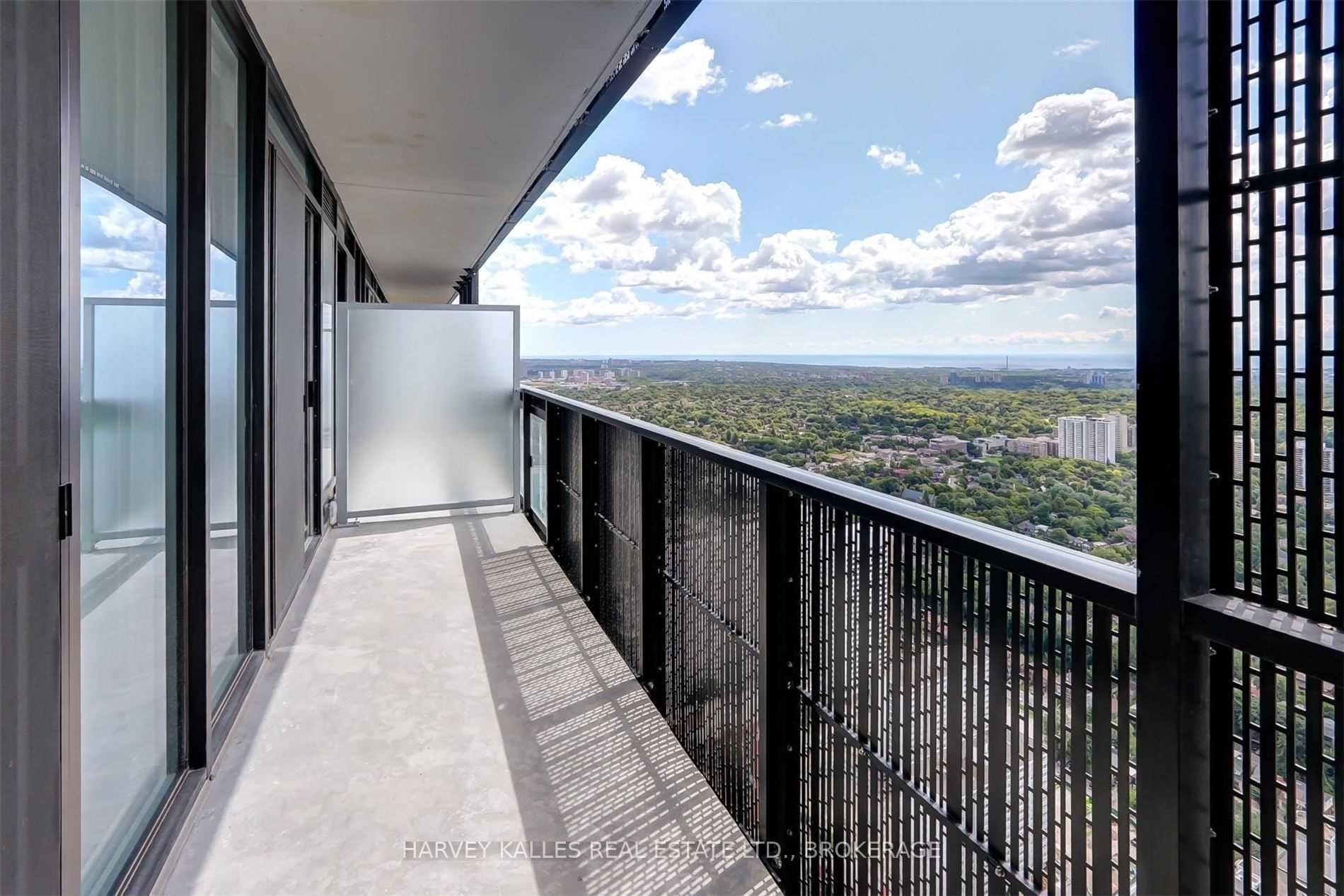 8 Eglinton Avenue E 5201