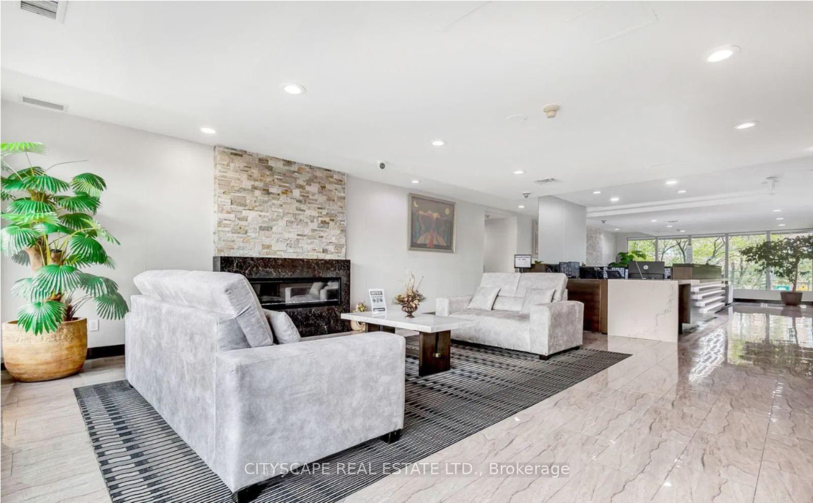 3 Bedrooms Condo at 145 Hillcrest,  Mississauga For sale